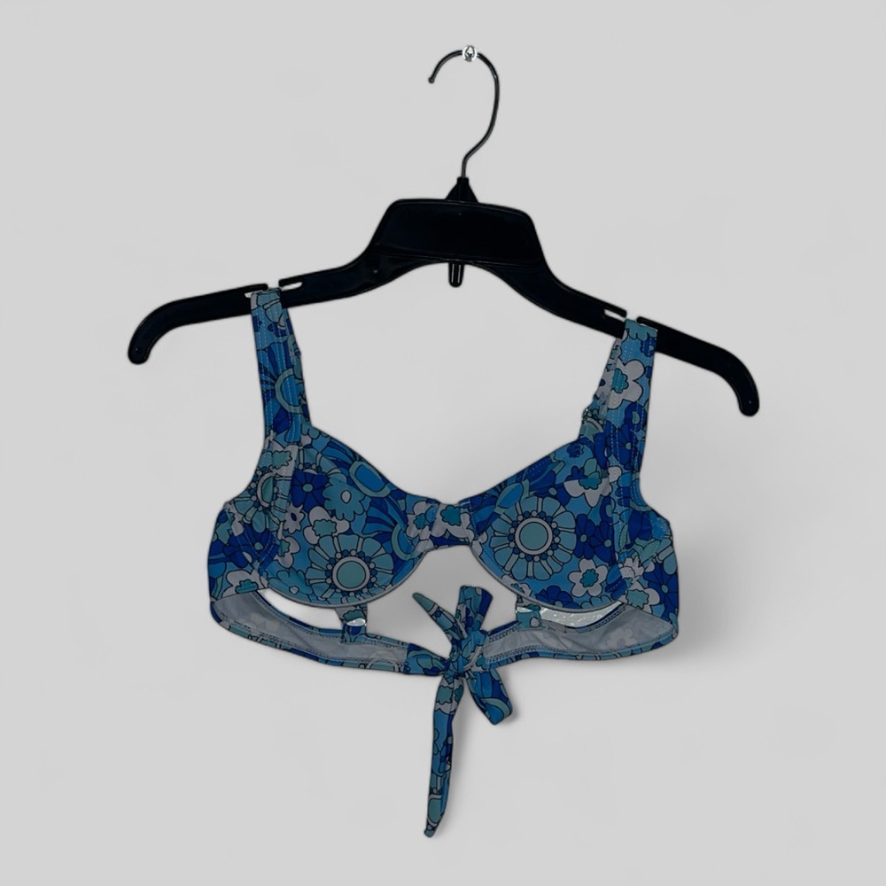 SHEIN Swim Summer Beach Floral Print Bikini Top